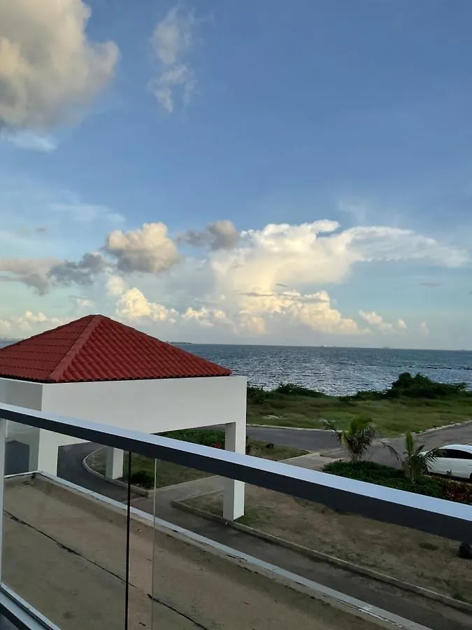 Royale Villa Escape-Portmore 0*, Portmore Jamaica